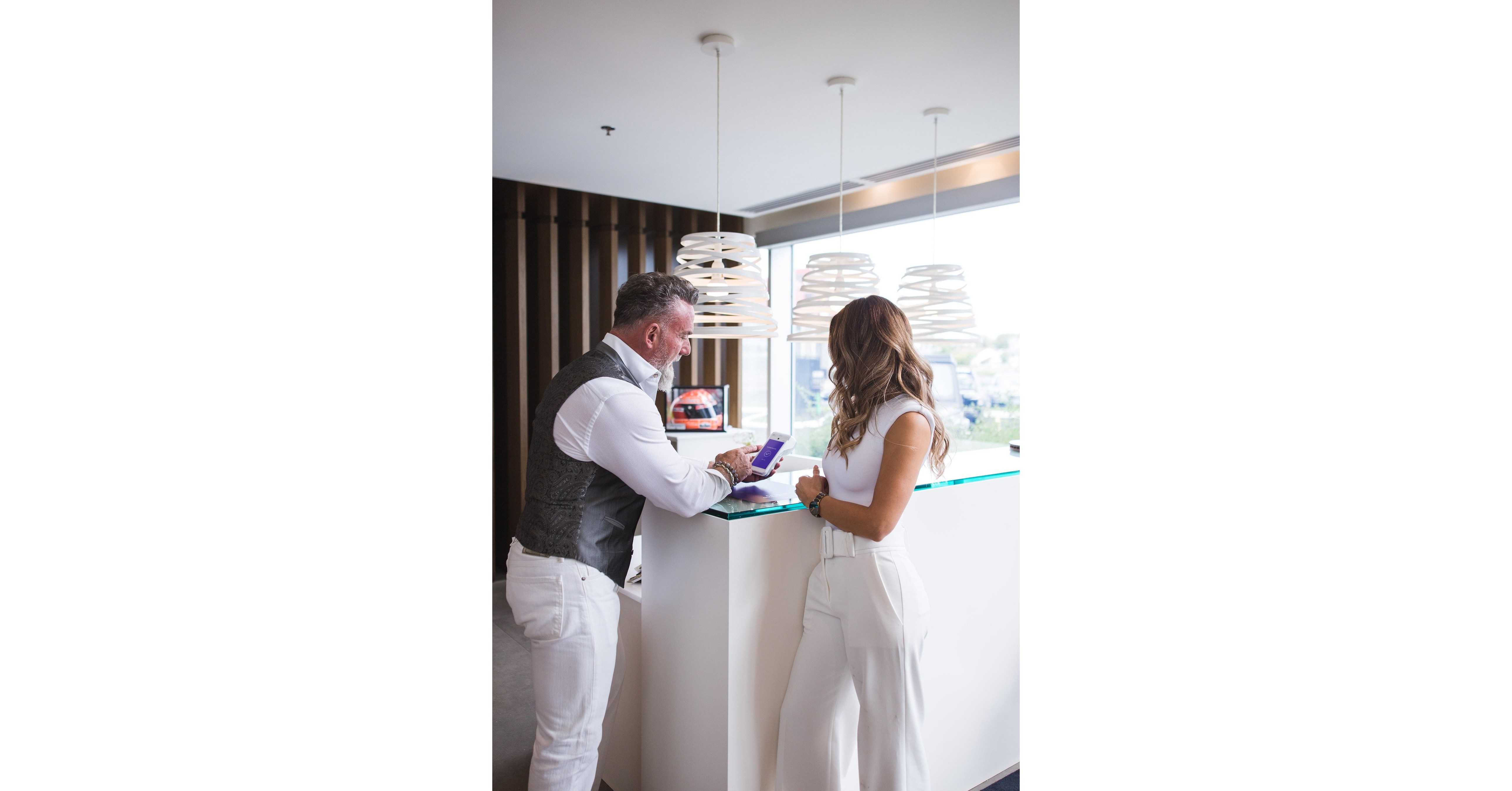 ARMORI STEELE para pagos criptogr&aacute;ficos de souvenirs pr&eacute;mium de carreras