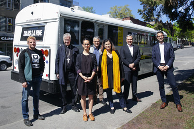 Jean-Marie Lapointe, animateur; Mgr Christian Lpine, archevque de Montral; Josefina Blanco, conseillre de la ville, membre du comit excutif et responsable de la diversit, de l'inclusion sociale, de l'itinrance, de l'accessibilit universelle, de la condition fminine, de la jeunesse et des personnes anes; Bernd Beyer, vice-prsident et trsorier, CN et membre du CA, Dans la rue; Ccile Arbaud, directrice gnrale, Dans la rue; Robert Dumas, prsident et chef de la direction, Sun Life Qubec et membre du CA, Dans la rue; Frdric Krikorian, vice-prsident, Dveloppement durable, affaires publiques et gouvernementales, nergir. (Groupe CNW/Dans la rue)