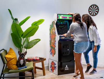 Retrogaming fans and pop-culture enthusiasts have been clamoring for it, and here it is courtesy of Arcade1Up: the Atari Legacy CENTIPEDE® Edition home arcade machine, for the first time in a form factor shaped just like the original classic arcade cabinet!