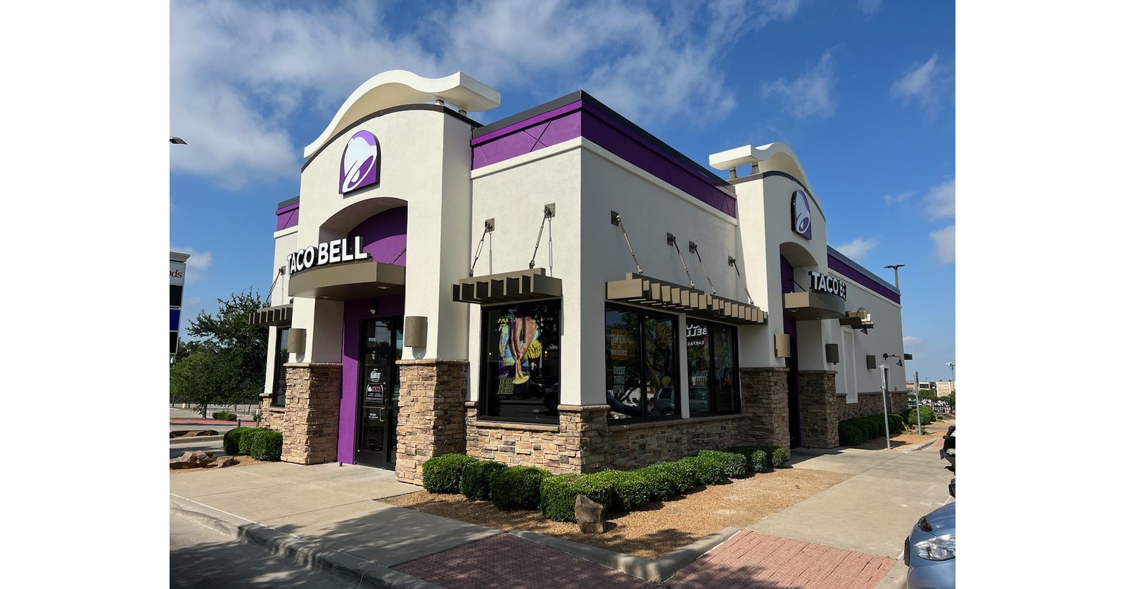 TACO BELL REOPENS ITS DOORS PROVIDING A NEW DINING EXPERIENCE IN DALLAS
