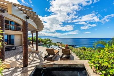 This oceanfront retreat on the Island of Hawaii is one of Vrbo’s 2022 Vacation Homes of the Year.