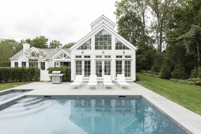 This contemporary farmhouse in East Hampton, New York is one of Vrbo’s 2022 Vacation Homes of the Year.