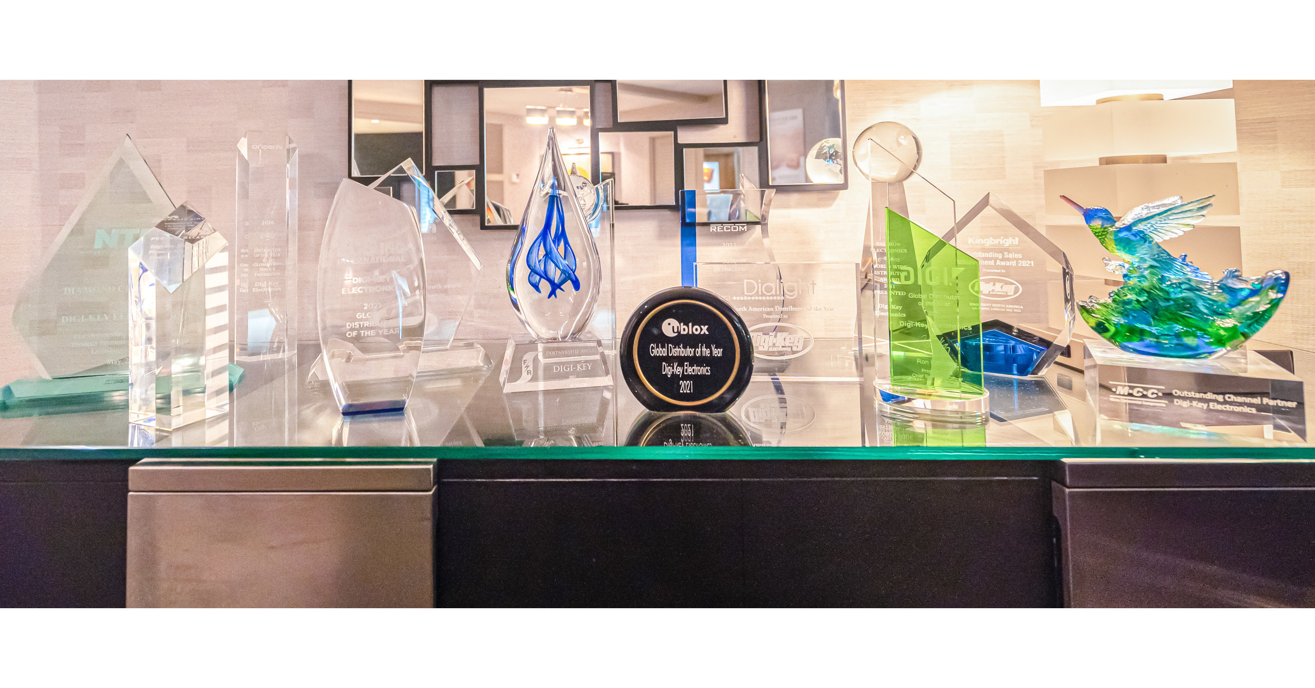 DigiKey Electronics Wins Big at 2022 EDS Leadership Summit