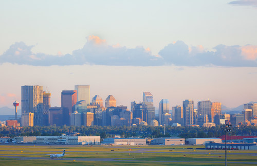 Calgary airport (CNW Group/Unifor)