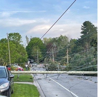 More than 800 poles and counting were broken during yesterday’s severe thunderstorms (Uxbridge, Ontario) (CNW Group/Hydro One Inc.)