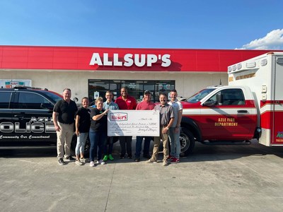Yesway presents a donation to the Azle, TX Independent School District at the Allsup's Grand Opening, May 2022.