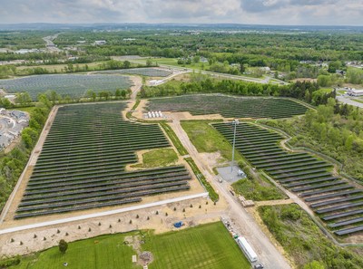 Aerial view of Convergent Energy + Power’s solar-plus-storage system providing a non-wires-alternative (NWA) that will deliver more cost-effective, reliable, and sustainable electricity to National Grid customers in Cicero, New York.
