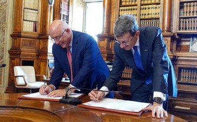 The President and CEO of Axiom Space, Michael Suffredini (left), and Italy’s Minister for Technological Innovation and Digital Transition, Vittorio Colao, (right) sign a MOU in Rome. The agreement furthers the Italian government's and Axiom Space's  existing collaboration, including the potential for the development of space infrastructure integrated with the future Axiom Station, the world's first commercial space station.