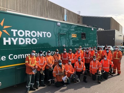 Toronto Hydro crews answering call for help after Ontario storm (CNW Group/Toronto Hydro Corporation)