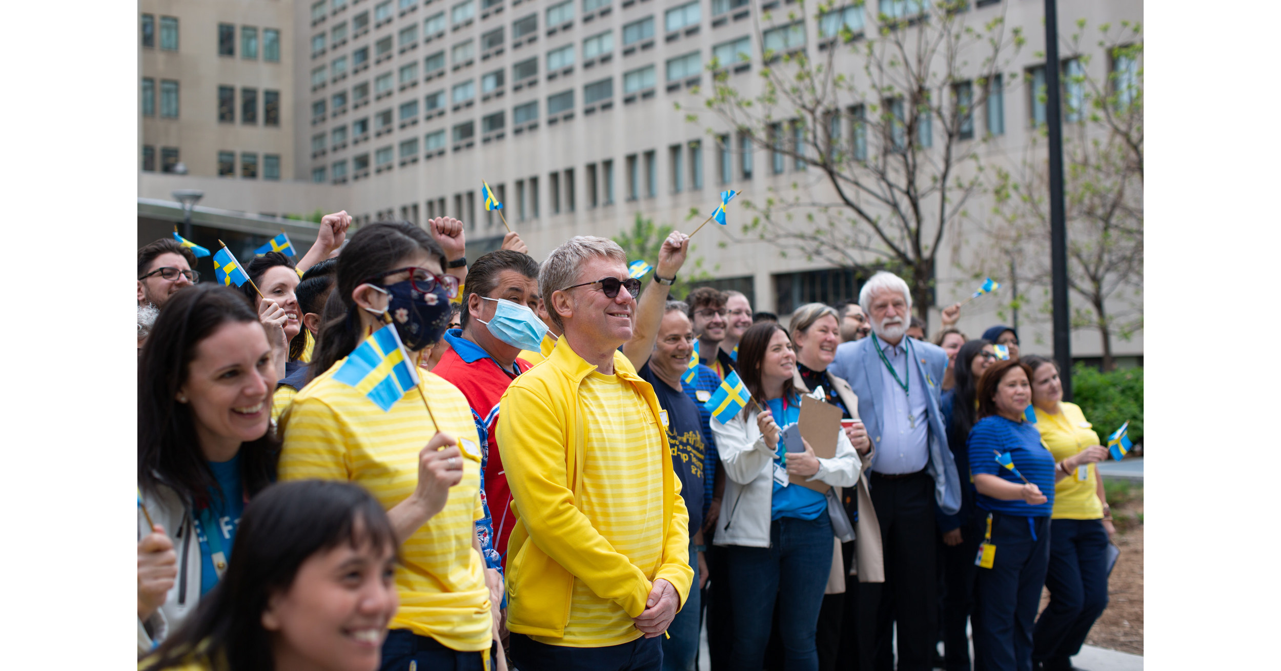 IKEA Toronto Downtown Aura thousands through its doors on opening day