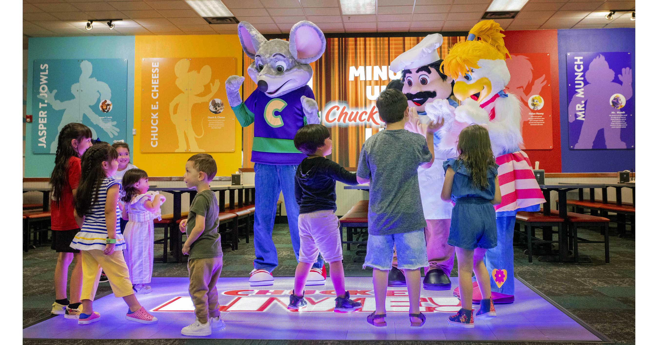 Chuck E. Cheese: Fiestas de cumpleaños para niños, pizza y juegos de arcade