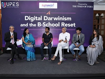 Panel discussion on ‘Decoding the New Normal’ with (L-R)_Moderator-Mr. Ashutosh Sinha, Senior Editor, Times of India_Dr Githa Heggde_Mr. Rahul Narveker, Founder and CEO, The India Network_Mr. Mohit Satyanand_Chairman_TeamWorks Arts_Dr Preet Pal Thakur, Co-Founder, Glamyo Health and Ms. Deepti Bhujbal – Director, Global HR Operations – Expedia
