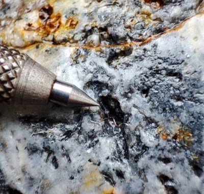 Image 3. Native silver in core drilled in Las Naranjos vein. (CNW Group/Outcrop Silver & Gold Corporation)
