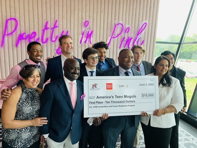 Team Alattis won the grand prize of $10,000 with a modern solution to virtual and hybrid videoconferencing. From left to right: Gina Battagliola, Nick Cannon, Ronnie Highsmith, Roel Huinink, Jacob Mandel, James Ward, Vernon Taylor, William Olsker, Catherine Domenech, Patrick Sanchez.