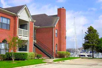San Francisco-based real estate firm Hamilton Zanze (HZ) has acquired the 200-unit Park at Waterford Harbor Apartments in Kemah, Texas.