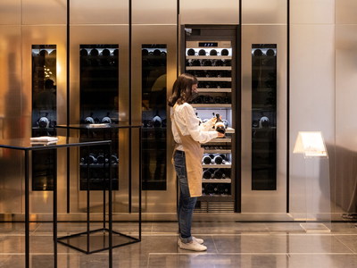 Product line-ups including 18-inch and 24-inch Column Wine Cellars from LG's ultra-premium built-in kitchen appliance brand Signature Kitchen Suite are showcased in the Signature Kitchen Suite Showroom in Piazza Cavour, Milan. (PRNewsfoto/LG Electronics, Inc.)