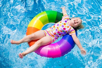 Keep your pool clean with less chlorine