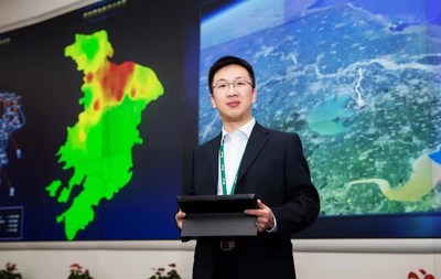 Photo shows Tong Chong conducting on-site debugging of the dynamic lightning protection system. (PRNewsfoto/Xinhua Silk Road)