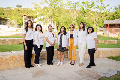 Red Roof Chief Marketing Officer, Marina MacDonald, with Women’s Forum Franchise Host Committee Members, (from left to right) Zina Patel, Mayuri Patel, Dina Patel, Nancy Patel, Maya Patel, and Kamini Patel.