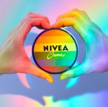 NIVEA Celebrates Pride Giving Back to LGBTQ+ Community with the launch of the Pride Limited Edition NIVEA Creme tin and partnership with Pflag Canada (CNW Group/Nivea)