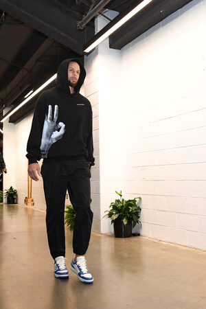 STEPHEN CURRY DROPS SURPRISE 2974 MERCH DURING NBA FINALS GAME #4