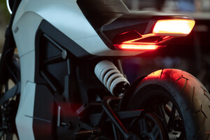 STARTUP CANADENSE CRIADA POR FUNDADORES BRASILEIROS REVELA SUA PRIMEIRA MOTO ELÉTRICA EM CONFERÊNCIA NA CALIFÓRNIA