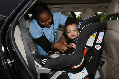Hyundai Hosts First Car Seat Safety Event with Lurie Children’s Hospital in Chicago