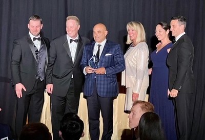SOSi President/CEO Julian Setian (center) and PenFed Foundation Board of Directors Chair The Honorable Deborah Lee James (right) accept the Special Service Award from ACG National Capital.