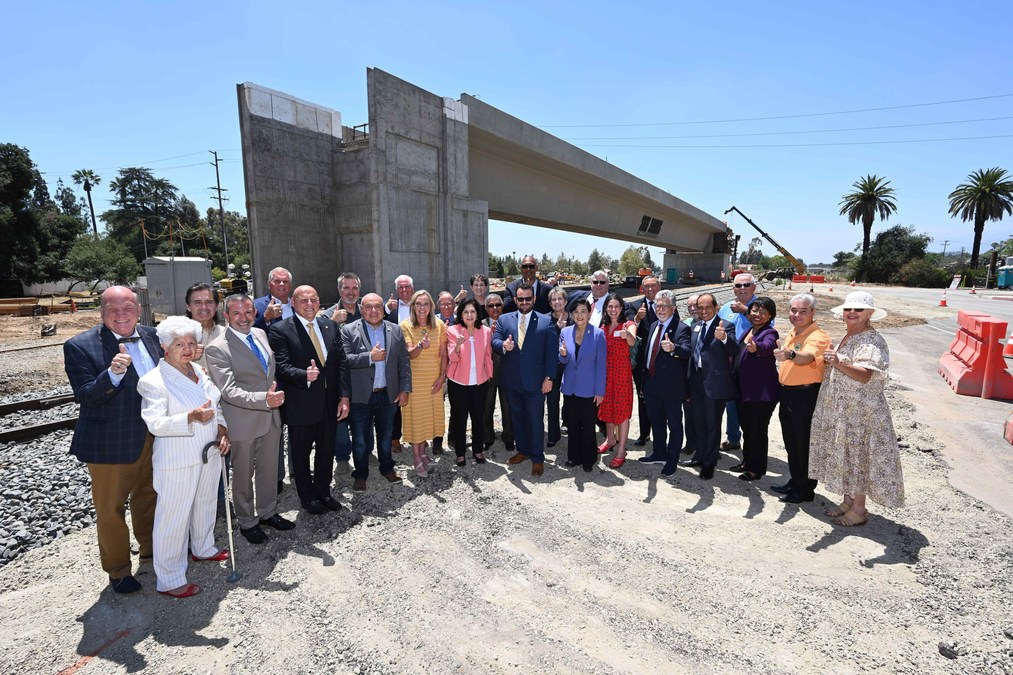 Foothill Gold Line Light Rail Project from Glendora to Pomona Reaches 50% Construction Completion - Vimarsana News