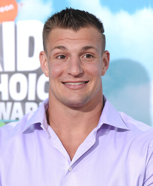 Clubhouse Media Group, Inc. Closes Promo Deal With Rob Gronkowski, Four-Time Super Bowl Champion