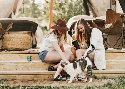 Canadian campers say pets in, parents out as summer 2022 camping companions (CNW Group/Hipcamp Canada)