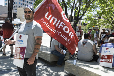 Natural gas workers to begin second day of full picketing (CNW Group/Unifor)