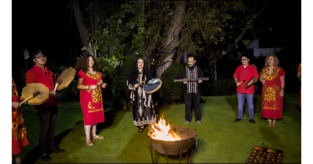 Ritual de fuego de la Noche de San Juan desde Valle Bravo
