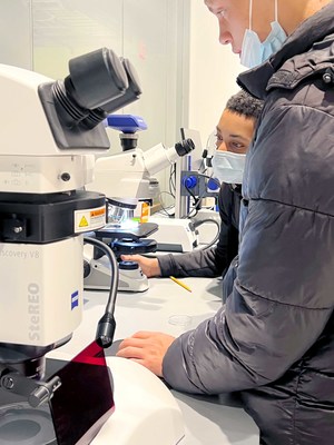ZEISS Donates New Lab Equipment for BioBus STEM Outreach Programs at Northeastern University