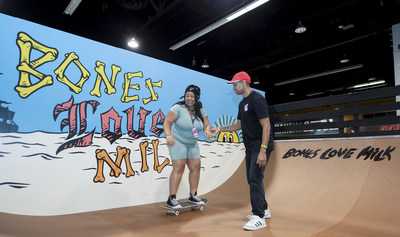 Comedian/Actress Kali Scott learns how to skate.