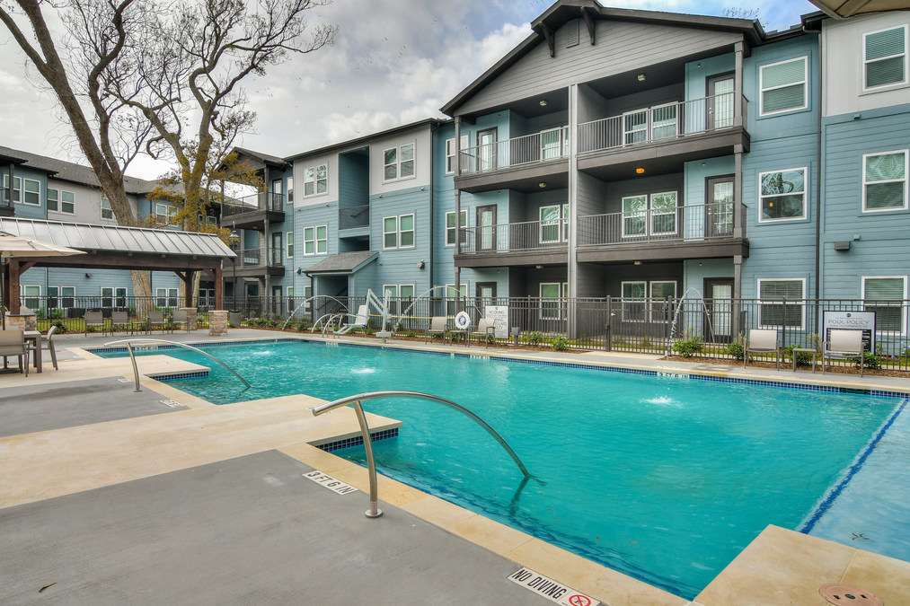 Walker & Dunlop Completes the Sale of Richwood, Texas Apartments - Vimarsana News