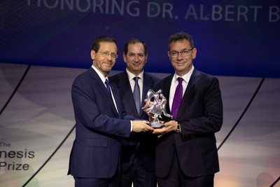 President of Israel Isaac Herzog, Founder and Chairman of The Genesis Prize Foundation Stan Polovets, and 2022 Genesis Prize Laureate, Dr. Albert Bourla.Photography credit: Lior Mizrahi, Getty