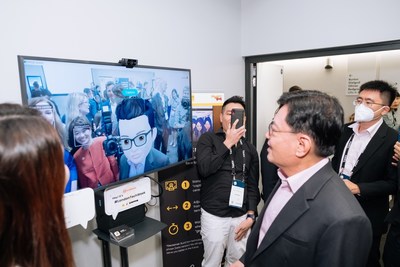 Singapore's Deputy Prime Minister, Heng Swee Keat, experiences BuzzAR's IRL Pop-Up Metaverse at Minting Good (Photo credit: SGInnovate)