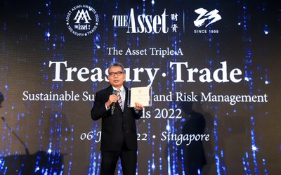 Sunarso, BRI President Director receiving awards from The Asset Triple A in Singapore on July 6, 2022. (PRNewsfoto/PT Bank Rakyat Indonesia Tbk (BRI))