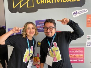 Fábrica de Criatividade leva geladeira para feira especializada em Treinamento e Desenvolvimento em SP