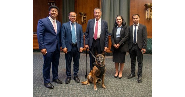 Mine Detection Dog Rico Visits Capitol Hill, Highlights the Challenges Millions Face Due to Landmines