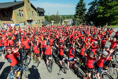 Nearly 400 riders, runners and volunteers from National Bank participated in the 10th edition of the NB Grand Tour. (CNW Group/National Bank of Canada)