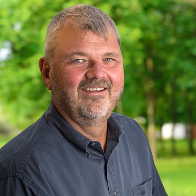 Steve Hallmark, a Transmission, Distribution and Arboriculture expert joins Houston energy and utility services firm Iapetus Infrastructure Services to provide Utility Vegetation Management (UVM) solutions. (PRNewsfoto/Iapetus Holdings)