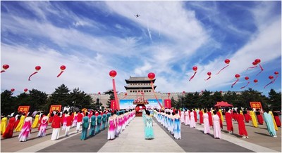Foto mostra a cerimônia de abertura da temporada de turismo cultural de Yungang de 2022. (PRNewsfoto/Xinhua Silk Road)
