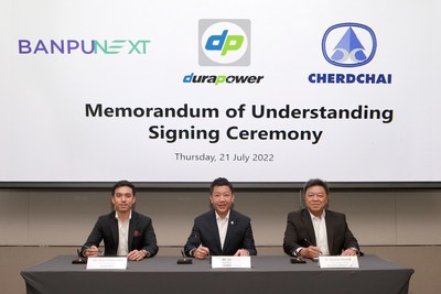 From left to right: Mr. Sinon Vongkusolkit, Chief Executive Officer of Banpu NEXT, Mr. Kelvin Lim, Group Chief Executive Officer of Durapower Groupa and Dr. Assanee Cherdchai, Chief Executive Officer of Cherdchai Motors Sales signing a Memorandum of Understanding to capture opportunities in the electric vehicle market in Thailand on 21 July 2022 in Bangkok. (PRNewsfoto/Durapower Group)