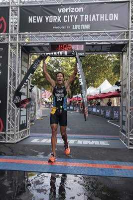 Brazilian Danilo Pimentel spent his first trip to New York not only experiencing the city but winning the 2022 Verizon New York City Triathlon, produced by Life Time in a time of 1:02:10.