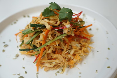 A shredded chicken alternative made with 70/30 tech biomass protein
