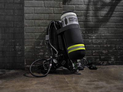 The groundbreaking design of the MSA® M1 SCBA was a key factor in London's selection of the new SCBA platform. The breathing apparatus includes several patented and customizable features that help to enhance ergonomics and improve firefighter comfort and hygiene. These include the industry's lightest-weight backplate with a unique one-handed height adjustment; an advanced hip belt that evenly distributes the weight of the SCBA; and a padded harness that is fully water-repellent.
