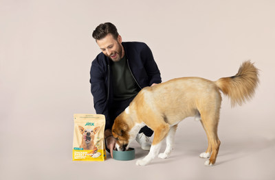 Chris Evans and Jinx are on a mission to make dog food healthier