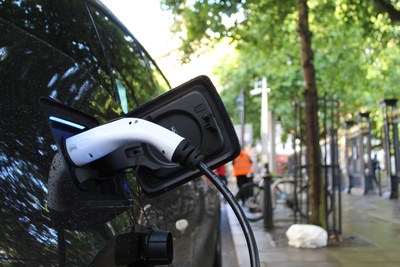 New U.S. Electric Vehicle Credit Puts Canada Back in Play (CNW Group/Unifor)
